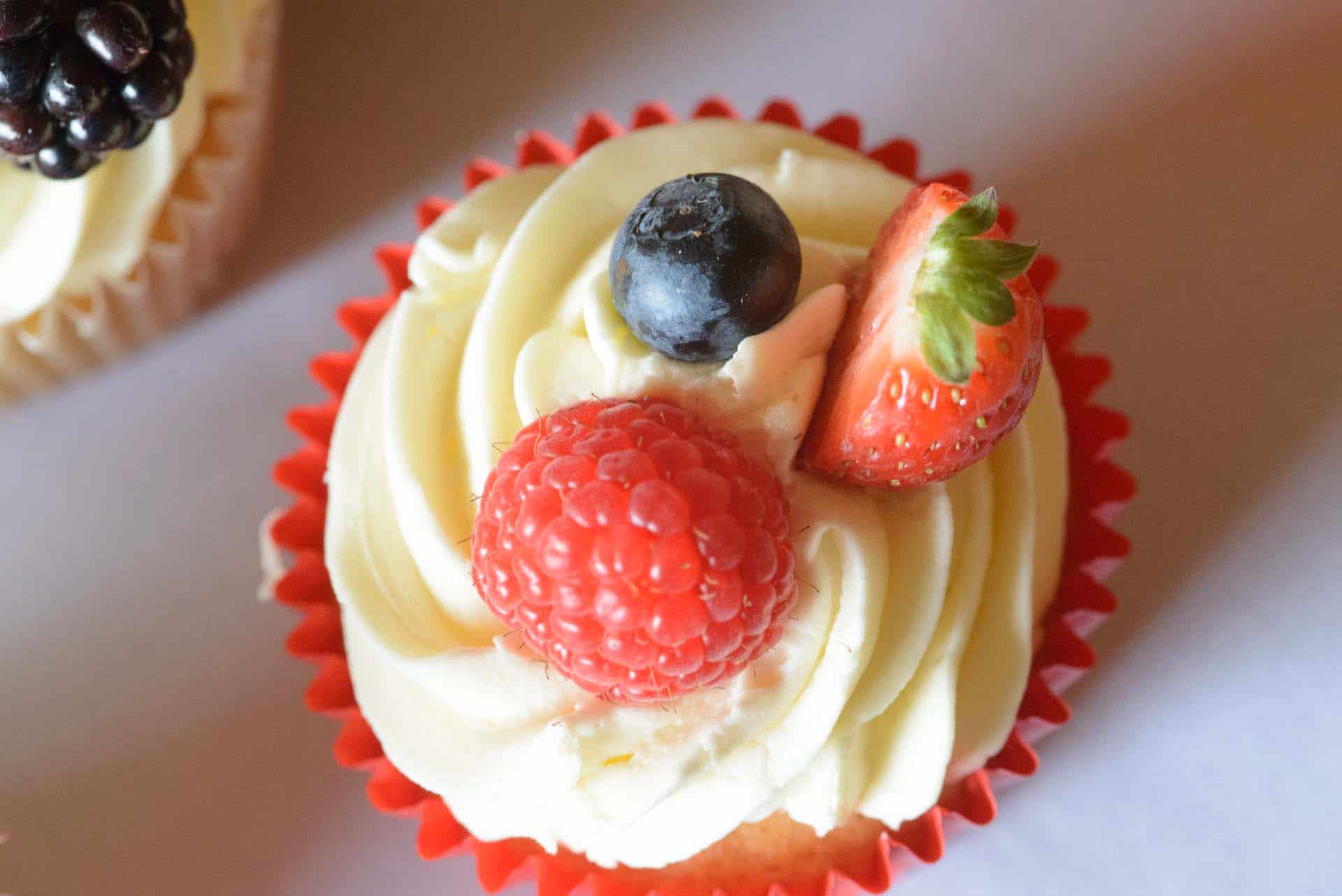 cupcakes sigma 105mm f2.8 macro wedding photographer sussex wedding kent photographer