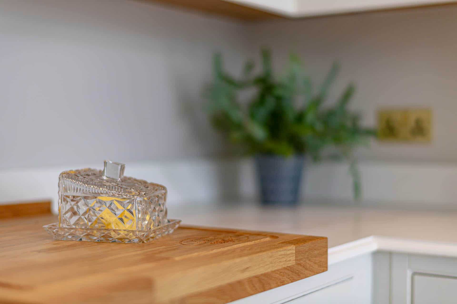 Norden Kitchens Woldingham CQ Calacatta Gold 145019 a
