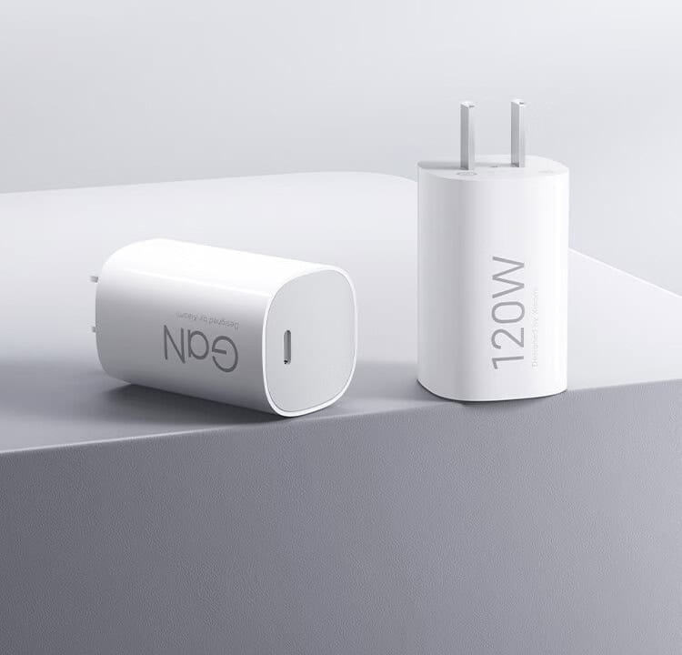 Design-and-compact-shape-of-the-charger