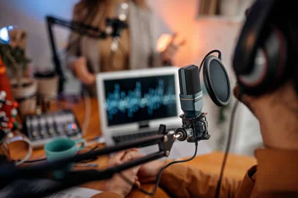 Studio headphones Market