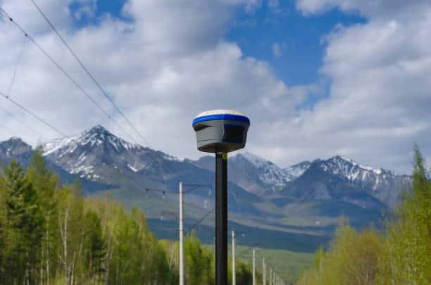 North America GPS and GNSS Receiver Market Dynamics: Regional Breakdown and Analysis