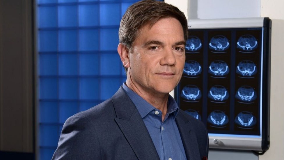 إلغاء إدانة مغن بريطاني بقتل صديقته بعد إعطائها عقارا مخدرا