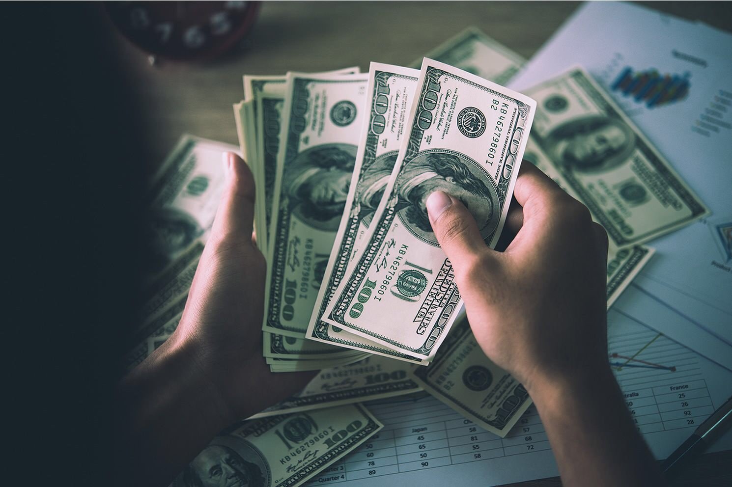 إرتفاع سعر الدولار في السوق السوداء.. فكم سجل صباح اليوم الخميس؟ 1 إرتفاع سعر الدولار في السوق السوداء.. فكم سجل صباح اليوم الخميس؟