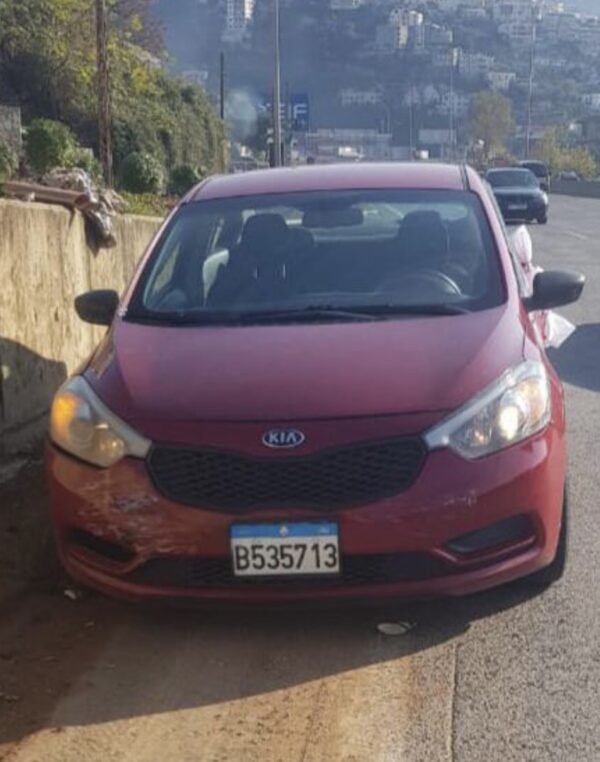 العثور على سيارة كيا مسروقة متوقفة في نهر ابراهيم