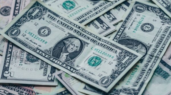 ارتفاع سعر صرف الدولار مقابل الليرة في السوق السوداء صباح اليوم 1 ارتفاع سعر صرف الدولار مقابل الليرة في السوق السوداء صباح اليوم