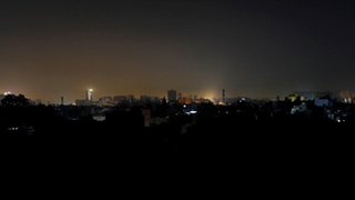 انقطاع التيار الكهربائي في باكستان يغرق البلاد في الظلام