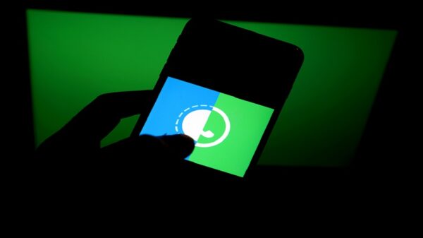 ما هو تطبيق Signal الذي يتخلى من أجله الكثيرون عن "واتس آب"؟!