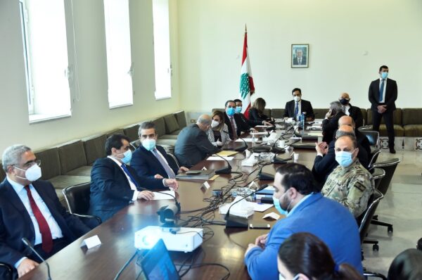 دياب أكد خلال اجتماع لجنة كورونا أهمية خطة الطوارىء الصحية ووضعها قيد التنفيذ سريعا: لا شيء يمنع تمديد الإقفال في حال تفاقمت الأعداد 3 دياب أكد خلال اجتماع لجنة كورونا أهمية خطة الطوارىء الصحية ووضعها قيد التنفيذ سريعا: لا شيء يمنع تمديد الإقفال في حال تفاقمت الأعداد