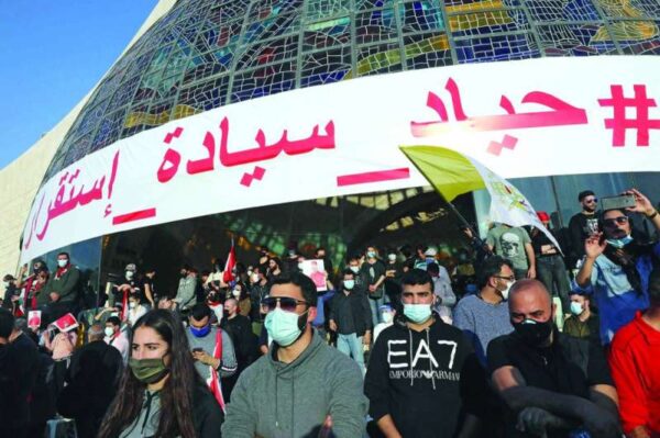 لبنان «المكشوف» على شفا اضطراباتٍ في الشارع