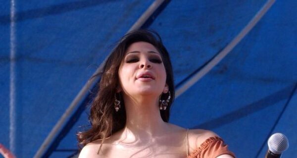 إليسا تكشف أسرارا... "أغنية لاتطيق سماعها وأخرى تسمعها قبل النوم"