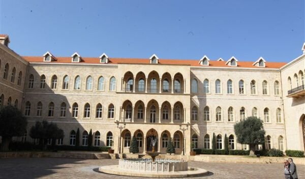 مرشح لرئاسة الحكومة، يتردد إلى محل إقامة رئيس "التيار الوطني الحر"