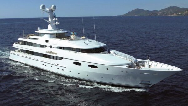 فيروس كورونا: الأثرياء يقبلون على شراء اليخوت الفاخرة للهرب من قيود الإغلاق