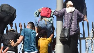 سبتة: تساؤلات عن سبب انفجار أزمة المهاجرين الآن ومطالبات “بتحريرها من الاحتلال الإسباني”