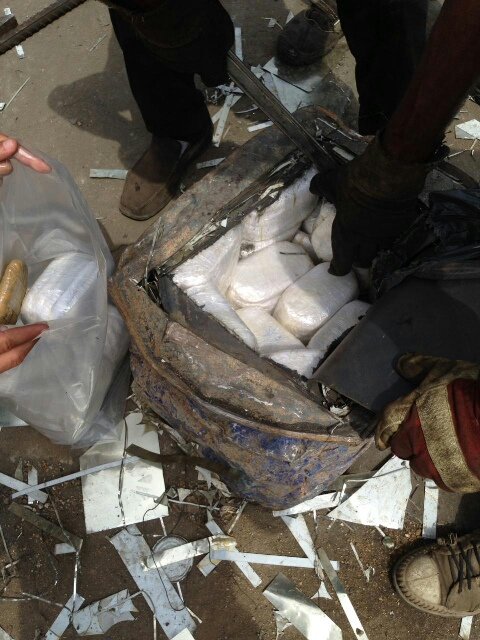 ضبط كميات كبيرة من الحشيشة في شاحنتي خردة قرب مستديرة مرجان بصيدا #عاجل 1 ضبط كميات كبيرة من الحشيشة في شاحنتي خردة قرب مستديرة مرجان بصيدا #عاجل