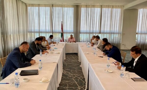 الديمقراطي اللبناني: إقرار البطاقة التمويلية بدلا من الدعم الوهمي بات ضرورة ملحة وكل حوار هو محط ترحيب وضرورة قصوى في ظل الظروف الخانقة