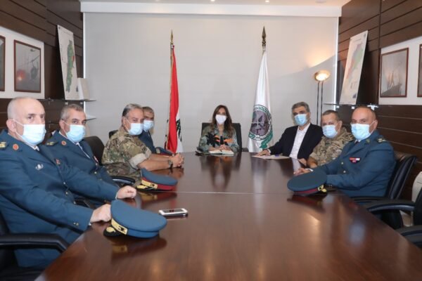 عكر عرضت مع نظيرها الإيرلندي دعم الجيش والأجهزة الأمنية وكيفية مساعدة لبنان للخروج من أزمته