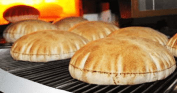 بعد إرتفاع سعر الدولار... تغيير بسعر ربطة الخبز