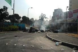 شبان قطعوا طريق جبل محسن في طرابلس احتجاجا على إطفاء المولدات والأوضاع المعيشية