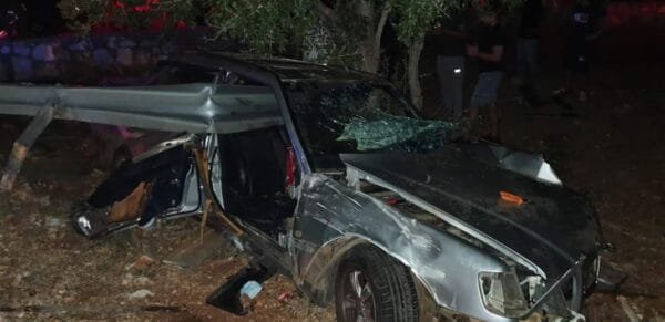 فاجعة تهز عيترون.. حادث سير نتج عنه وفاة أم وطفليها وإصابة اخرين بحالات حرجة 1 فاجعة تهز عيترون.. حادث سير نتج عنه وفاة أم وطفليها وإصابة اخرين بحالات حرجة