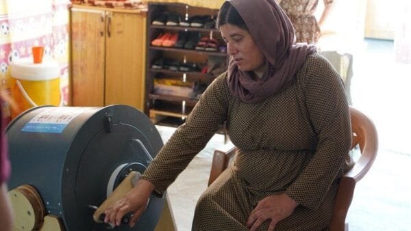 الغسالة الخيرية "ديفيا" تدخل مخيمات النازحين واللاجئين في العراق