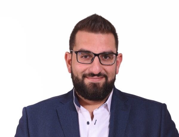 زياد الديك يتميّز كلاماً ولحناً وأداءً بـ "بحبك أكتر مني"