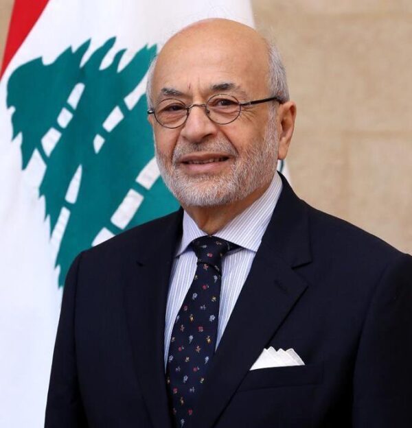 المازوت الإيراني انتخابي.. أكرم شهيب: إبقاء معابر التهريب مفتوحة يدمر ما تبقى من الاقتصاد