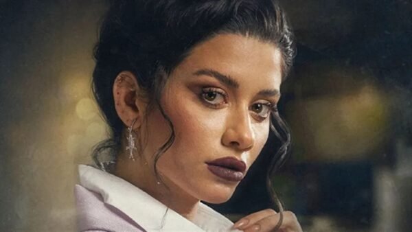 فنانة لبنانية شهيرة تتناول "العنكبوت" خلال تصوير برنامج