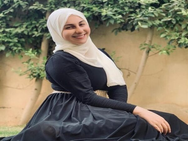 فنانة شهيرة شابّة تفاجئ الجميع وتقرر ارتداء الحجاب .. وتكتب: وابتدينا نفوق 9 فنانة شهيرة شابّة تفاجئ الجميع وتقرر ارتداء الحجاب .. وتكتب: وابتدينا نفوق