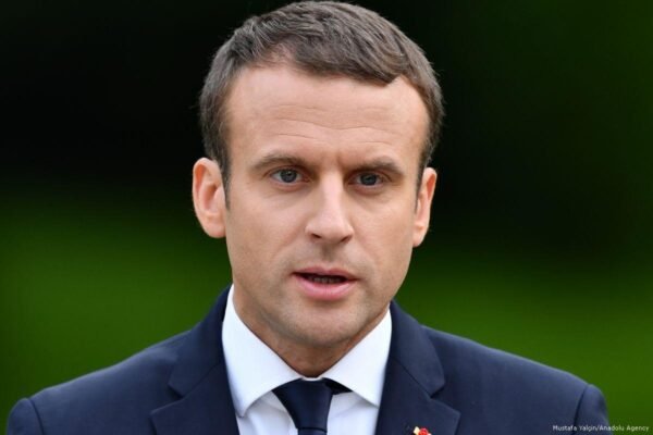 بالفيديو: لبنانية تواجه ماكرون في أثينا وهذا ما طلبته منه 1 بالفيديو: لبنانية تواجه ماكرون في أثينا وهذا ما طلبته منه