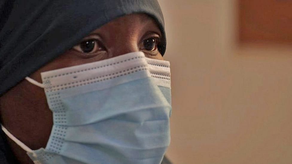 تنظيم الدولة الإسلامية: أمٌّ تستجدي لإعادتها وبناتها الثلاث إلى بريطانيا
