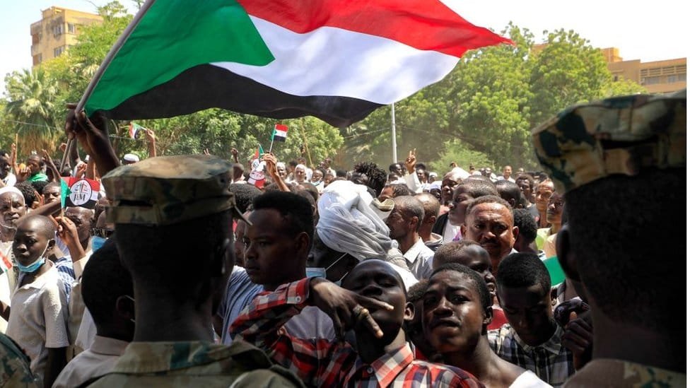 تجمع المهنيين السودانيين يُعِدُ لمسيرة مليونية للمطالبة بتسليم السلطة للمدنيين