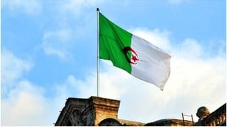 إشادة واسعة بقرار اعتماد اللغة العربية بمراسلات وزاراتين في الجزائر