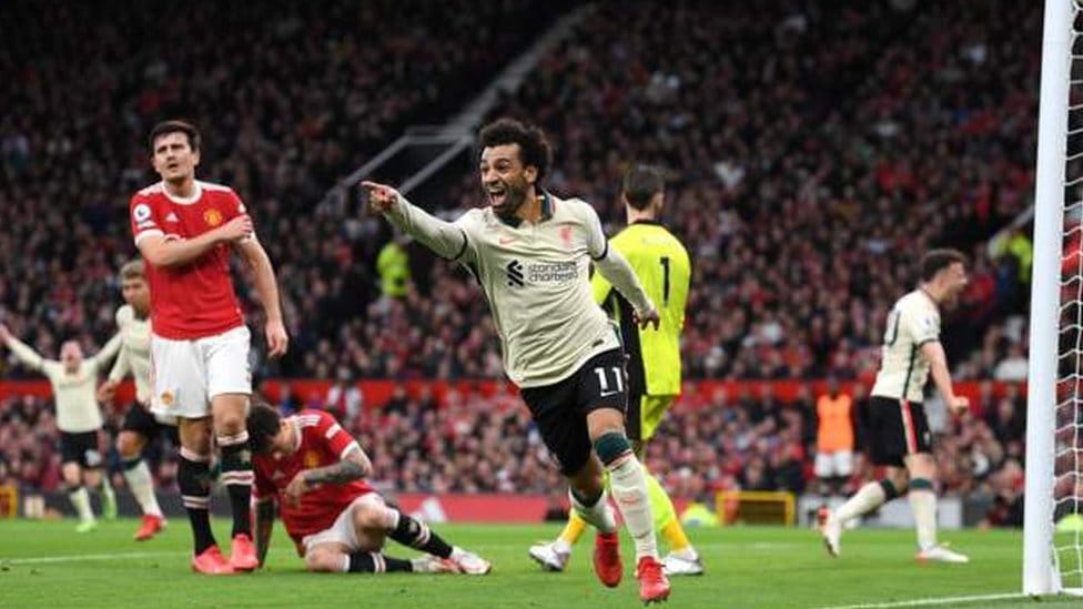 محمد صلاح يسجل ثلاثية في مباراة "مذهلة" على أرض مانشستر يونايتد