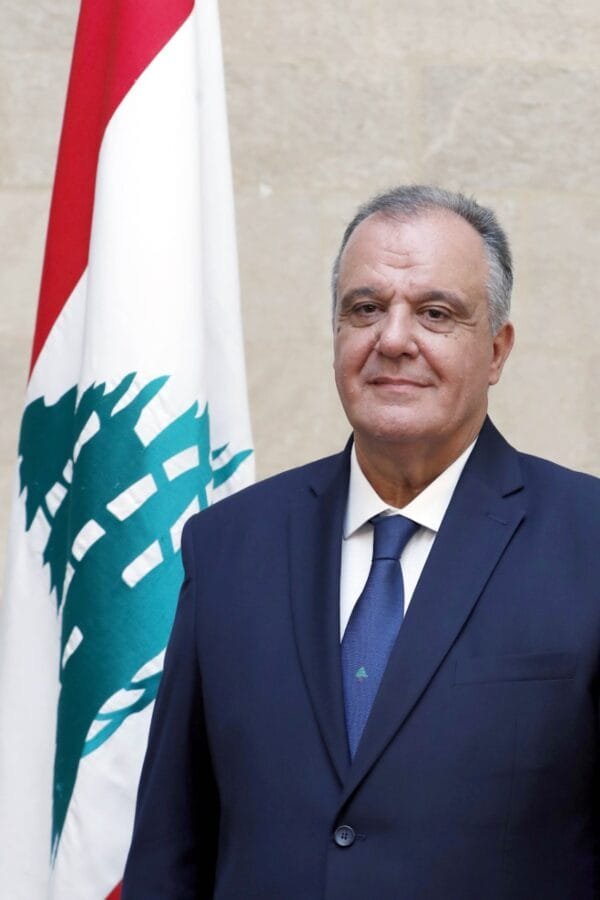 بوشكيان عمم على أصحاب المصانع التزام معايير التصنيع الجيد والمواصفات والسلامة العامة