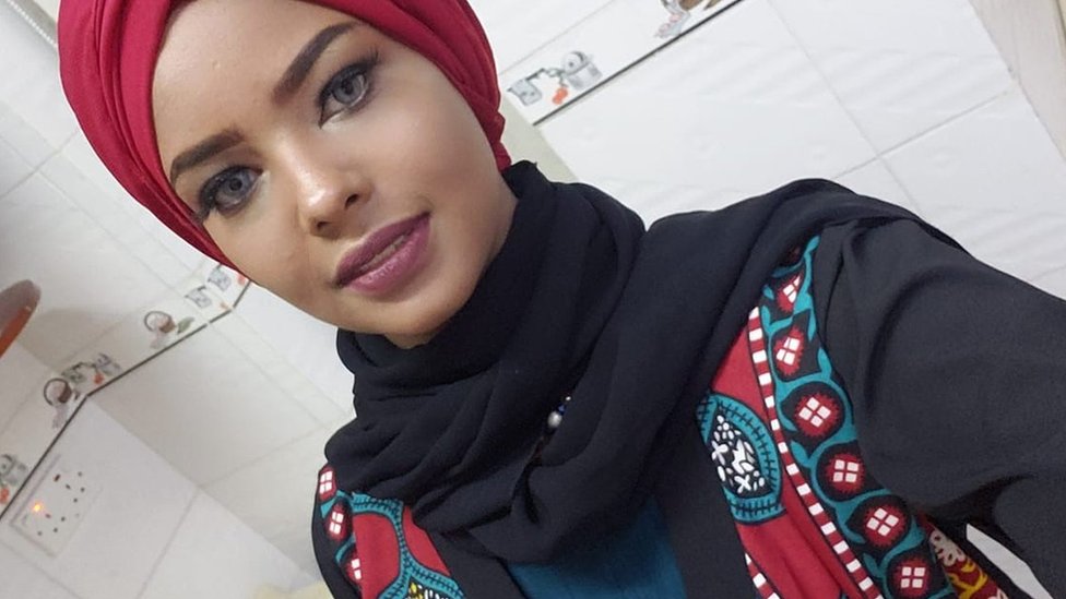 انتصار الحمادي: محكمة تابعة للحوثيين تقضي بسجن الممثلة عارضة الأزياء اليمنية 5 سنوات