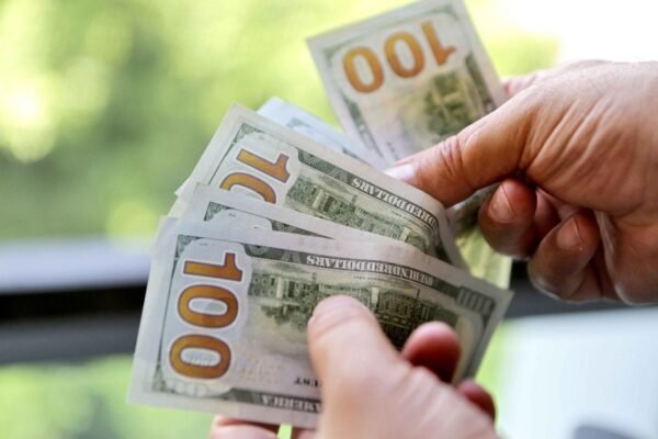 سعر الدولار اليوم في لبنان الجمعة 26 تشرين الثاني 2021.. الليرة اللبنانية قاع غير مسبوق