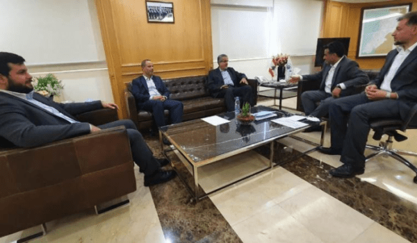 وفد التعبئة التربوية عرض ووزير الاشغال خطة النقل المشترك