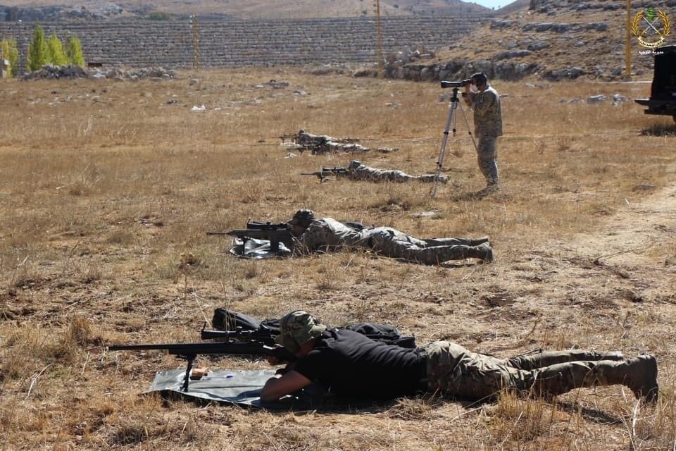 بالصور: حفل تخريج عسكريين من لواء الحرس الجمهوري تابعوا دورتين بإشراف فريق تدريب إيطالي