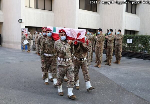 بالصور: تشييع الجندي الشهيد محمد العرب