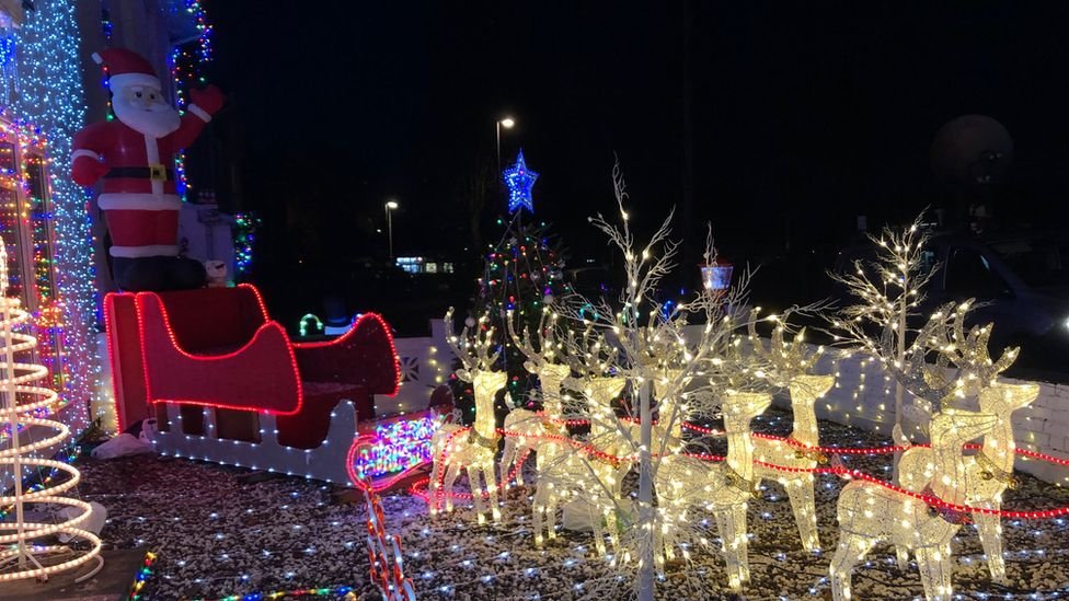 بريطاني كان مشردا يضيء 16 ألف مصباح لزينة عيد الميلاد