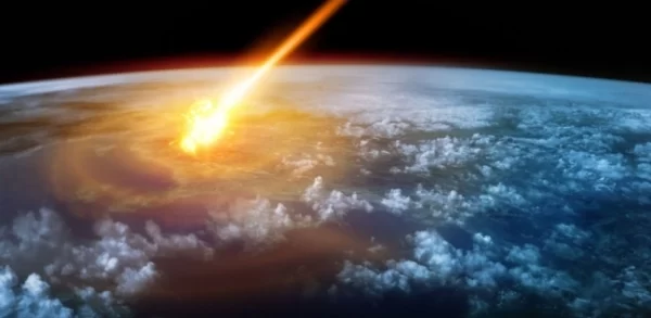 بالفيديو: لحظة اصطدام كويكبات بالقمر