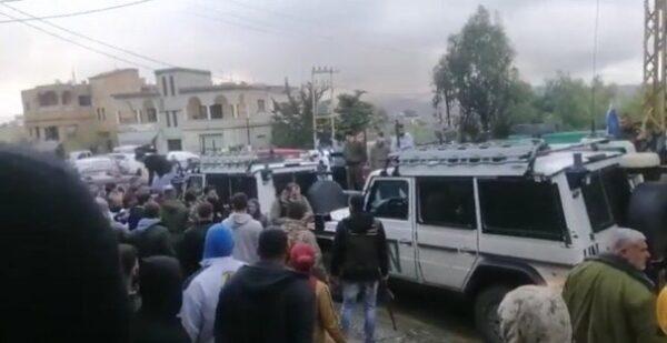بالفيديو: إشكال بين اهالي شقرا الجنوبية وقوات اليونيفل 1 بالفيديو: إشكال بين اهالي شقرا الجنوبية وقوات اليونيفل