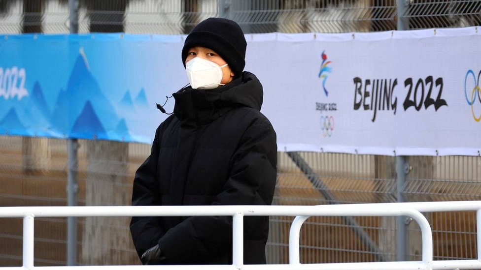 122652847 security rtr olympicscrop hi073038448 fgOdpL