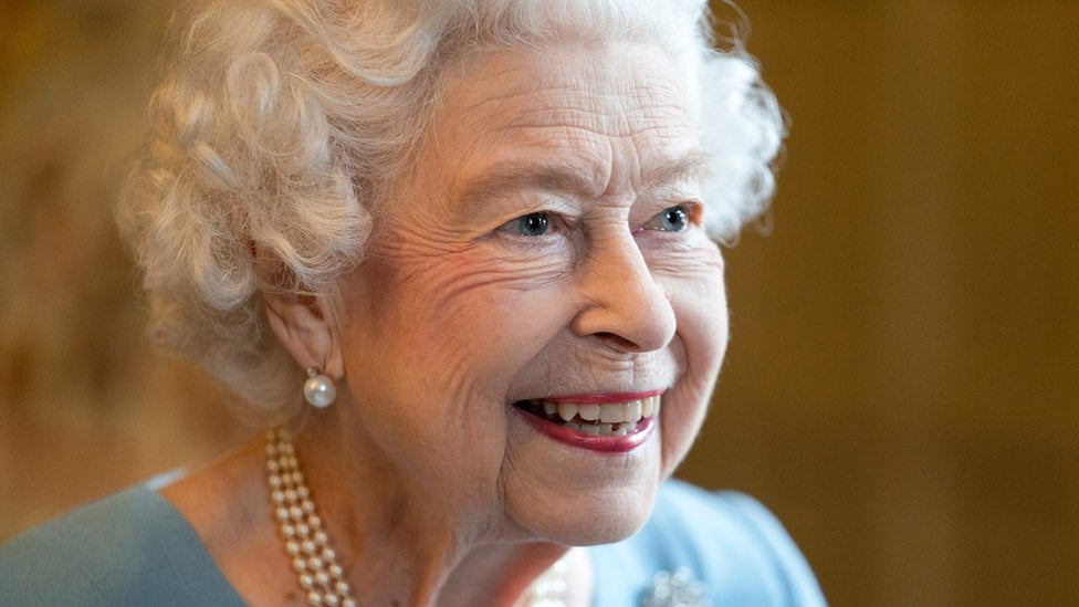 123147381 queenreuters lTFs9U
