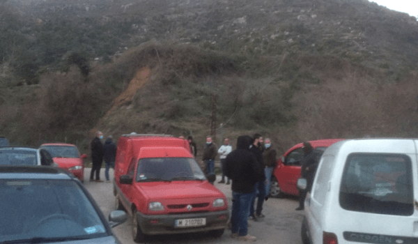 اهالي بسري والجوار قطعوا الطريق عند الجسر احتجاجا على زيادة التقنين في التيار 1 27fd43b08e8b0d5b264d29bbe5710684