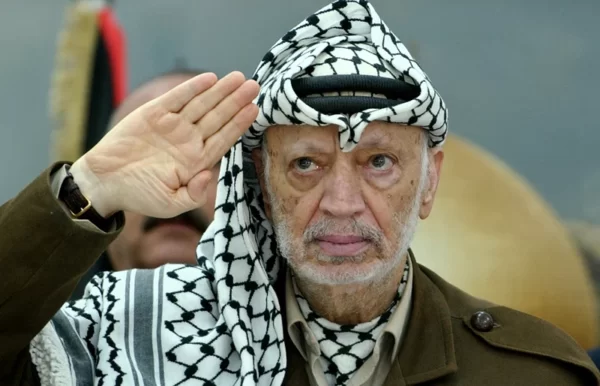 بالفيديو: حمد بن جاسم يكشف سرا خطيرا عن وفاة الزعيم الفلسطيني ياسر عرفات