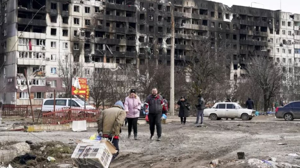 روسيا وأوكرانيا: فولوديمير زيلينسكي يقول إن مدينة ماريوبول "لم تعد موجودة" مع استمرار القصف الروسي