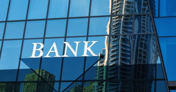 السفارة البريطانية في لبنان تعرب عن قلقها حيال إغلاق حسابات مصرفية￼