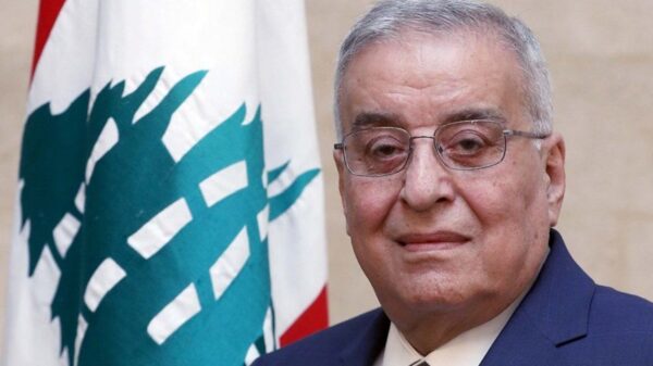 بو حبيب: نسبة الاقتراع 27 % حتى الظهر ونأمل ان تصل الى 70 % مساء 1 بو حبيب: نسبة الاقتراع 27 % حتى الظهر ونأمل ان تصل الى 70 % مساء