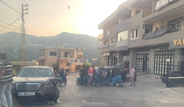 جريحان بحادث صدم بين سيارة ودراجة نارية في طاران 1 جريحان بحادث صدم بين سيارة ودراجة نارية في طاران